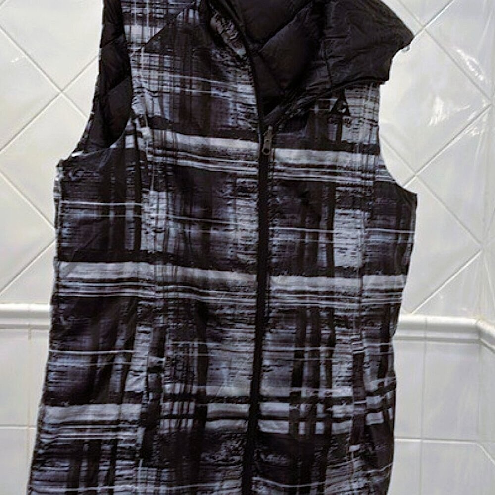 2 VESTS for Low Price FREE shipping BUNDLED Teal & Reversible Black puffy vest